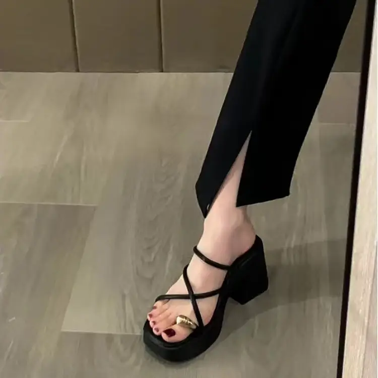 Internet Celebrity Elegant High Heel Sandals Women's Thick Sole 2025 Summer New Fashionable Thick Heel Women's Outer Wear Set Toe Sandals — feature 4