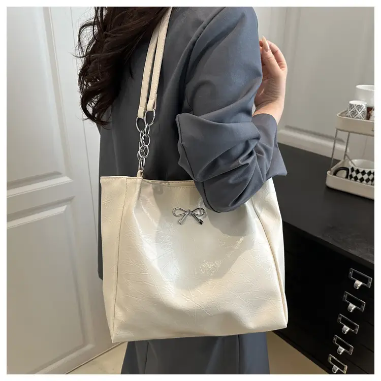 2025 Women's Brown Leather Shoulder Tote Bag with Chain Detail — feature 10