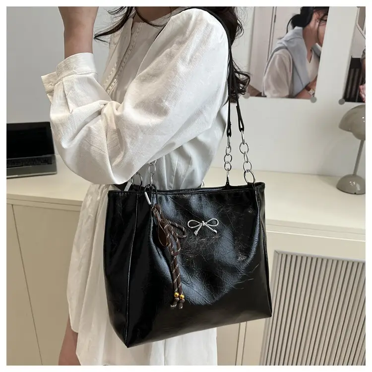 2025 Women's Brown Leather Shoulder Tote Bag with Chain Detail — feature 15