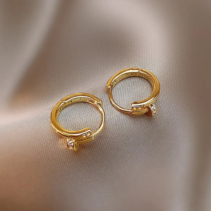 Diamond Stacked Ear Buckles for Women 2025 — feature 4