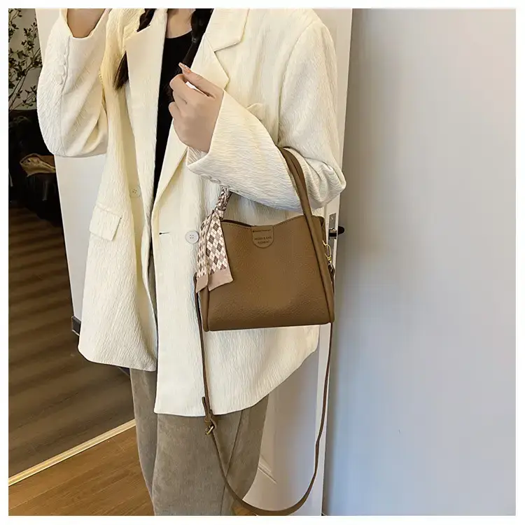 Black Soft Leather Bucket Bag for Women 2024 New Arrival — feature 14