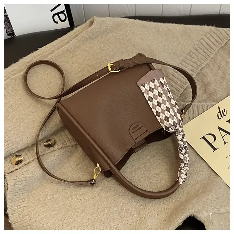 Black Soft Leather Bucket Bag for Women 2024 New Arrival — feature 39
