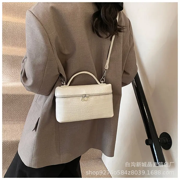 Light Luxury Croc Pattern Box Bag for Women 2026 — feature 19