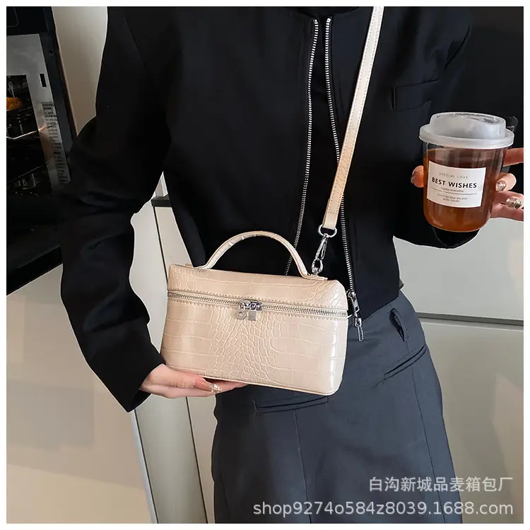 Light Luxury Croc Pattern Box Bag for Women 2026 — feature 21