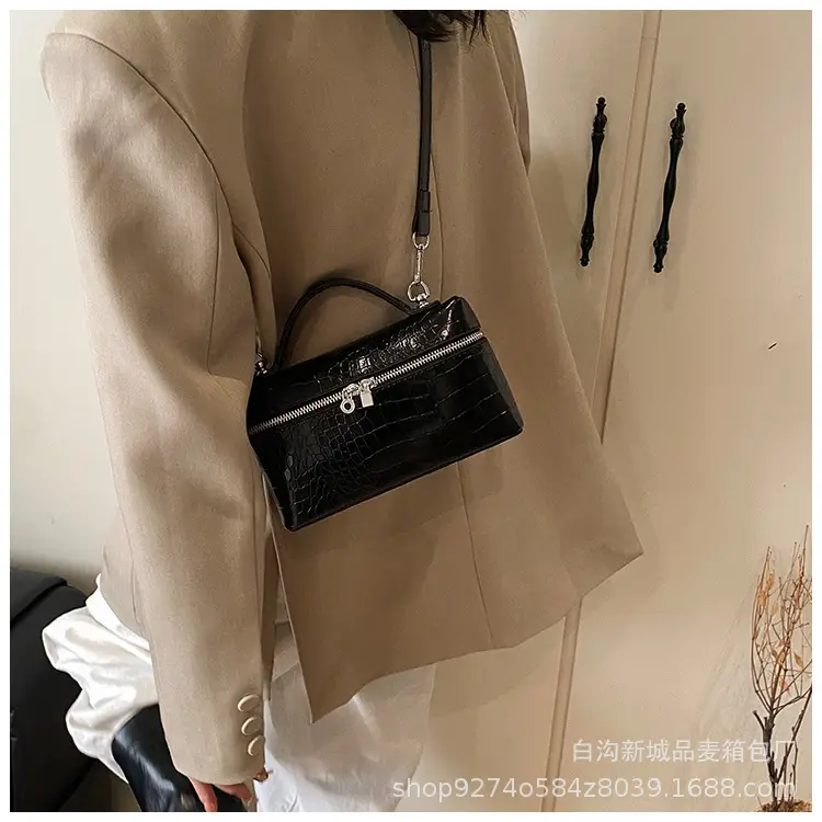Light Luxury Croc Pattern Box Bag for Women 2026 — feature 23
