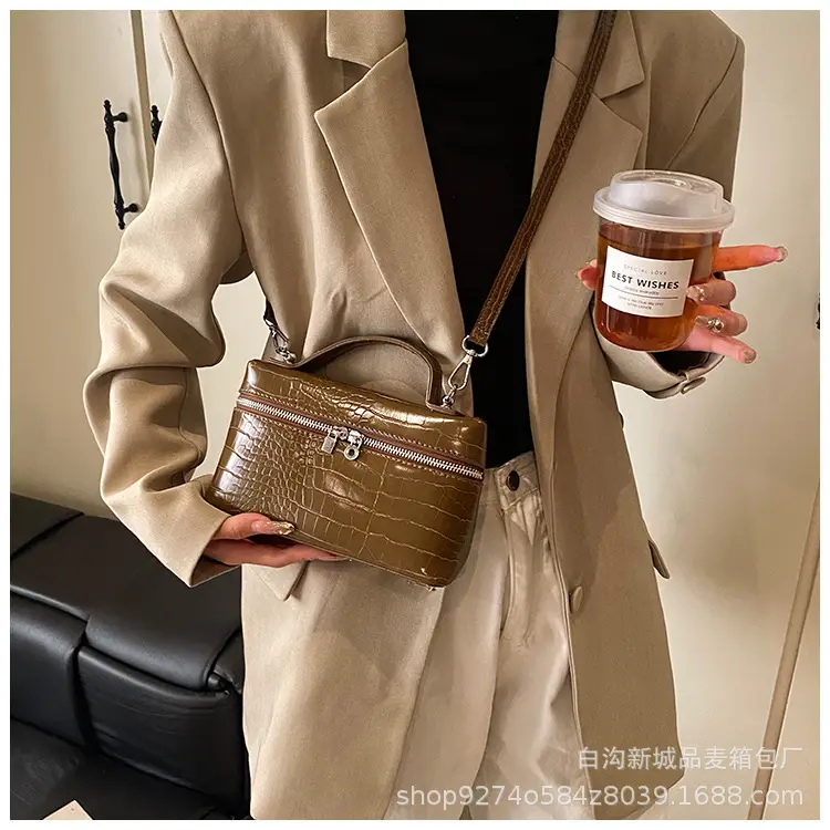 Light Luxury Croc Pattern Box Bag for Women 2026 — feature 24