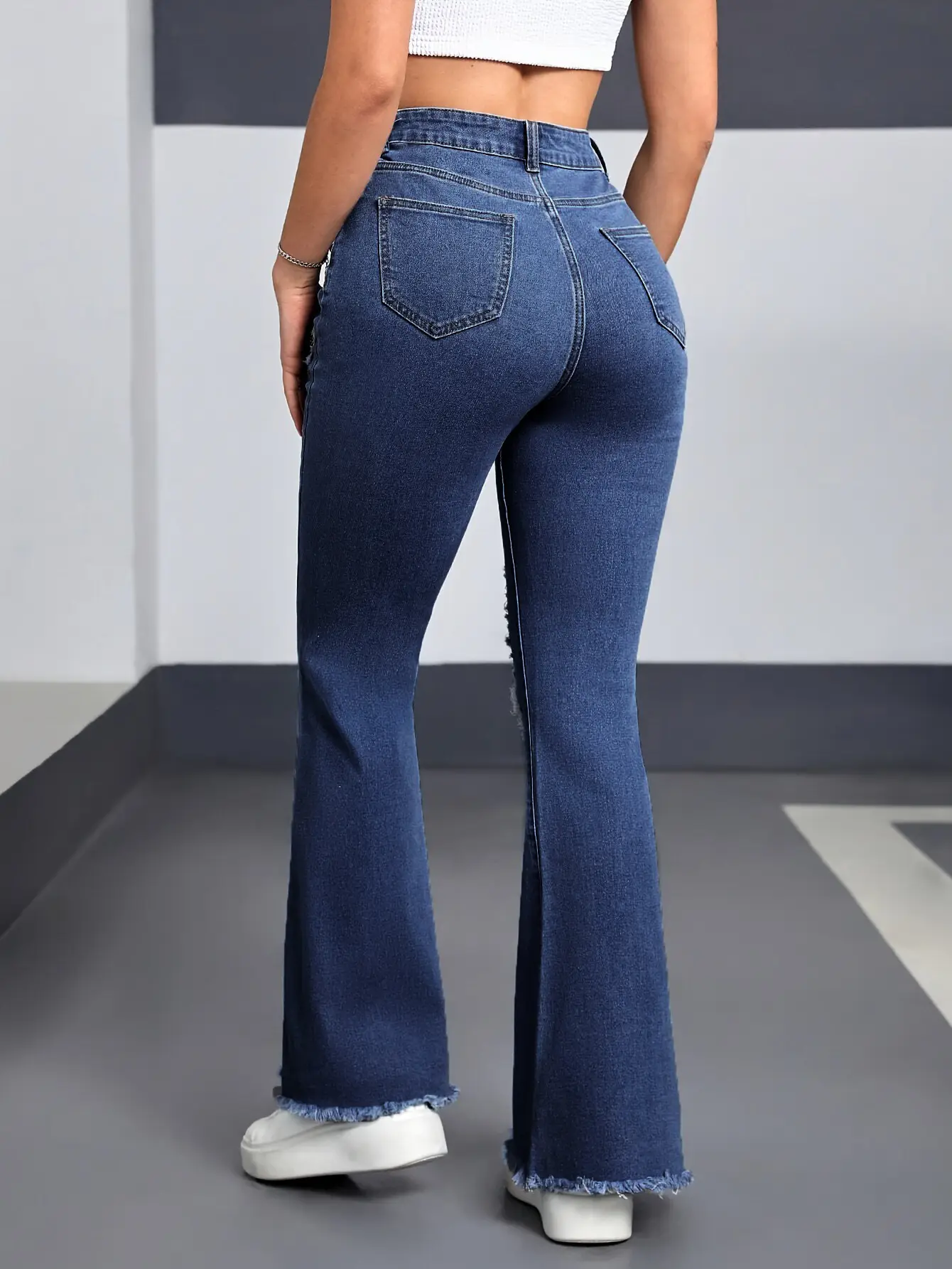 Women Pink Heart-Shaped Ripped Jeans 2025 — feature 9