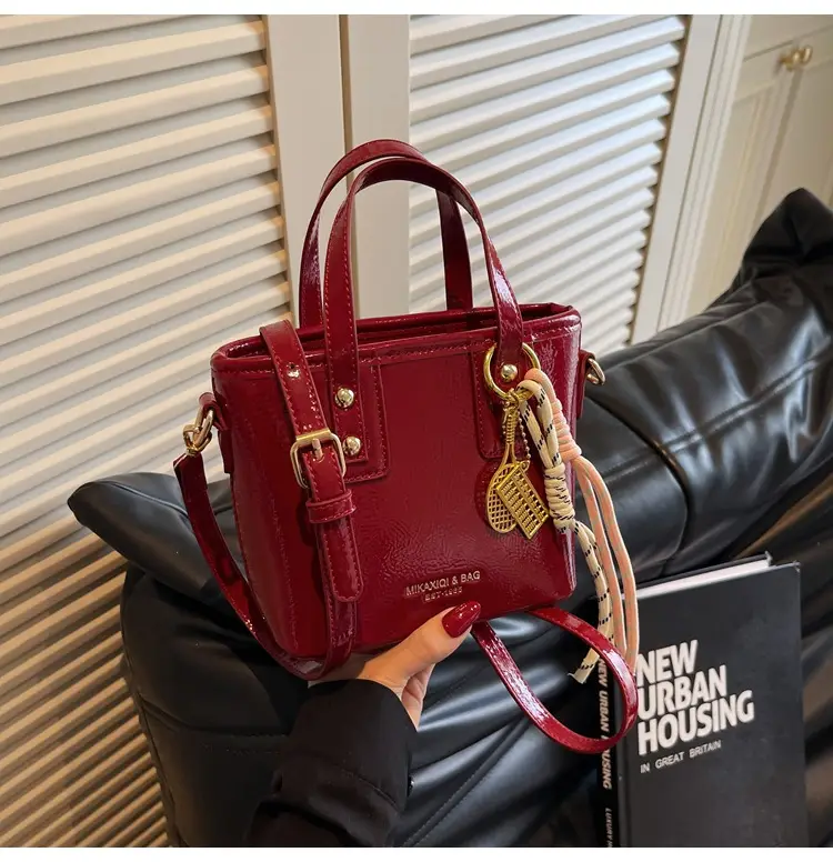 Red Crossbody Bag for Women 2026 Trendy Casual Shoulder Bag — feature 11