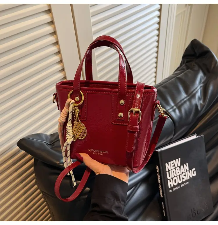Red Crossbody Bag for Women 2026 Trendy Casual Shoulder Bag — feature 12