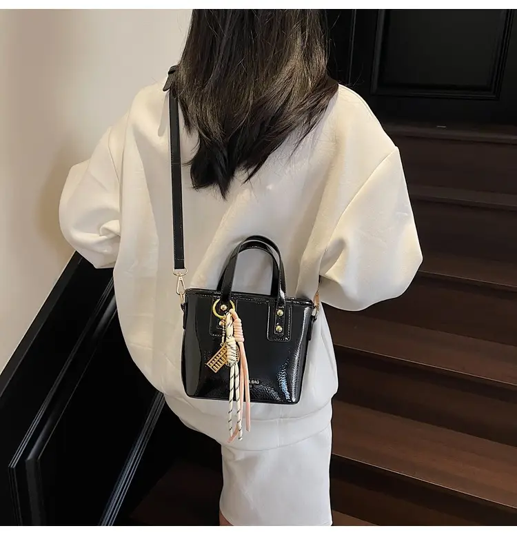 Red Crossbody Bag for Women 2026 Trendy Casual Shoulder Bag — feature 19