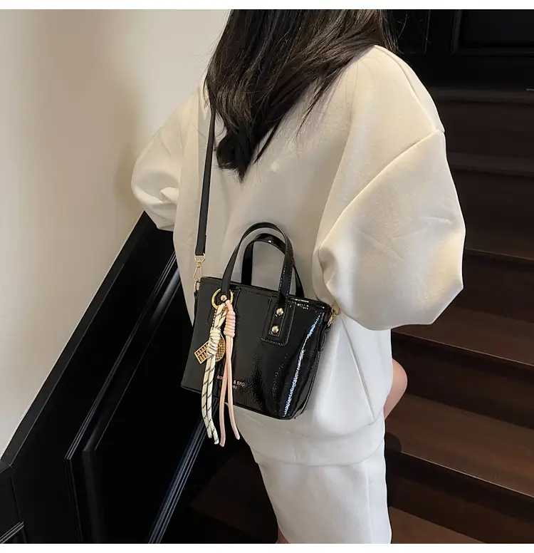 Red Crossbody Bag for Women 2026 Trendy Casual Shoulder Bag — feature 20