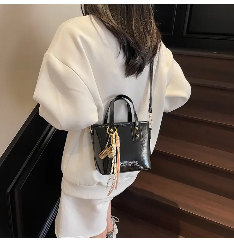 Red Crossbody Bag for Women 2026 Trendy Casual Shoulder Bag — feature 21
