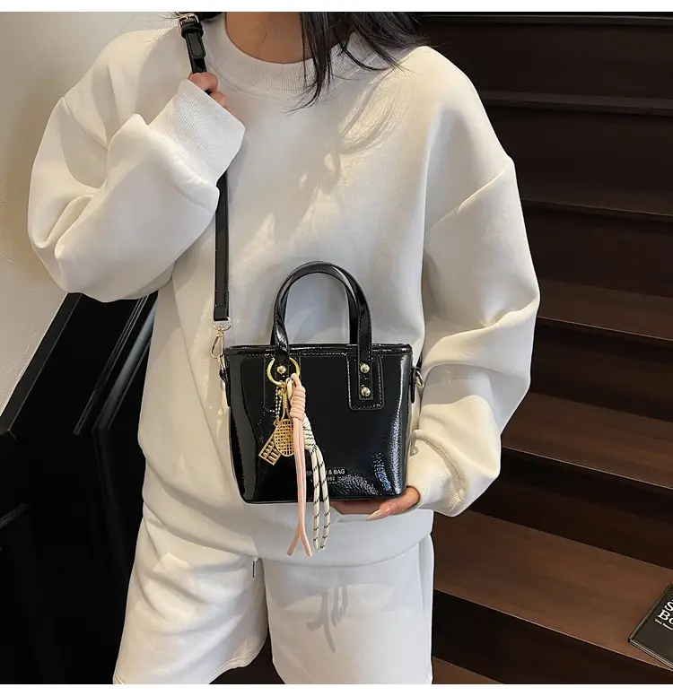 Red Crossbody Bag for Women 2026 Trendy Casual Shoulder Bag — feature 22