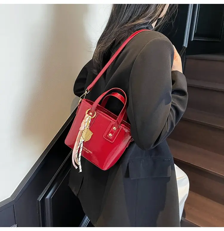 Red Crossbody Bag for Women 2026 Trendy Casual Shoulder Bag — feature 23
