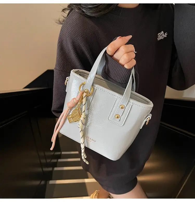 Red Crossbody Bag for Women 2026 Trendy Casual Shoulder Bag — feature 31
