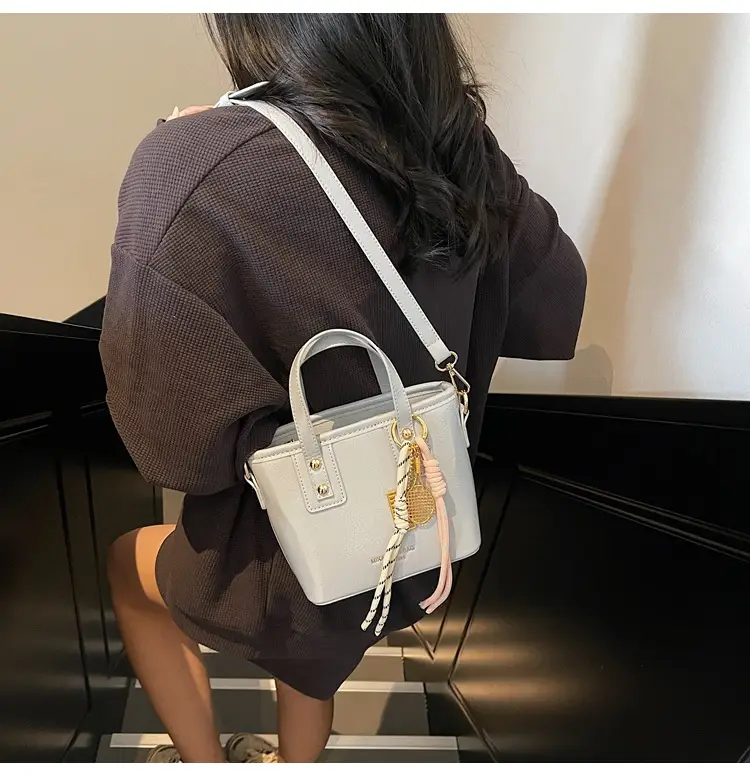 Red Crossbody Bag for Women 2026 Trendy Casual Shoulder Bag — feature 32