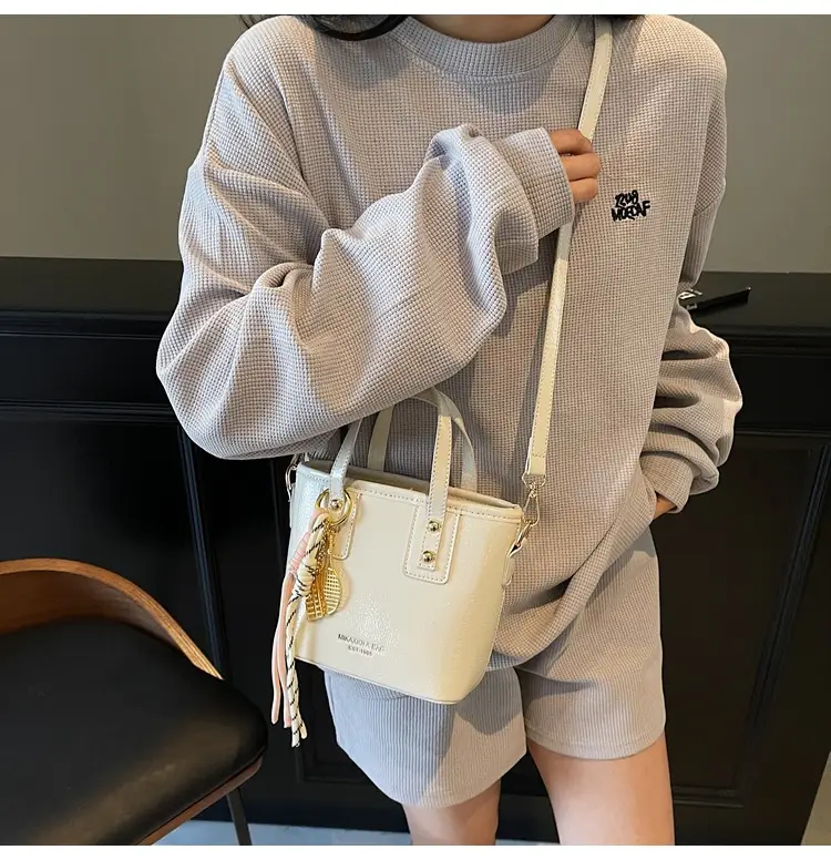 Red Crossbody Bag for Women 2026 Trendy Casual Shoulder Bag — feature 38