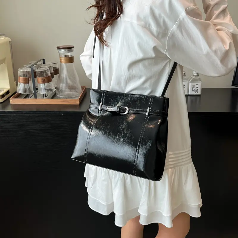Silver Leather Commuter Bag for Women 2025 Spring Summer - Image 5