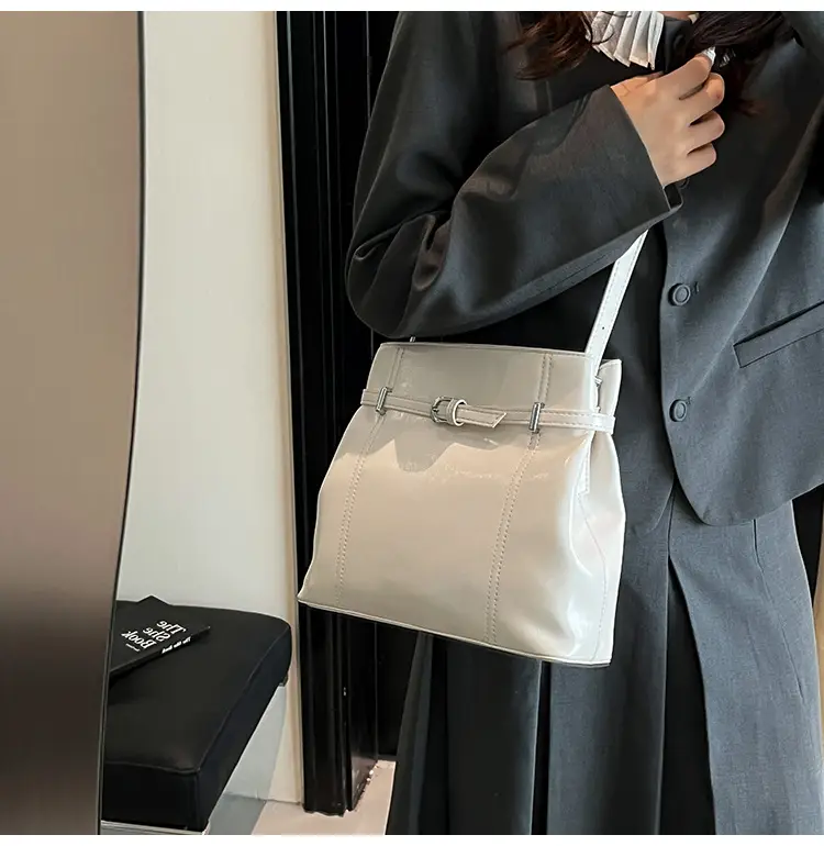 Silver Leather Commuter Bag for Women 2025 Spring Summer — feature 24
