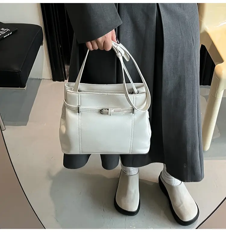 Silver Leather Commuter Bag for Women 2025 Spring Summer — feature 26