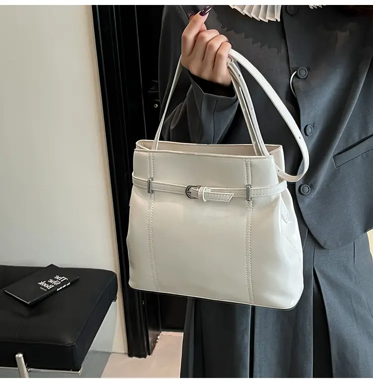 Silver Leather Commuter Bag for Women 2025 Spring Summer — feature 27
