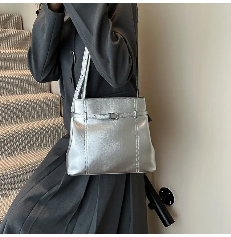 Silver Leather Commuter Bag for Women 2025 Spring Summer — feature 37