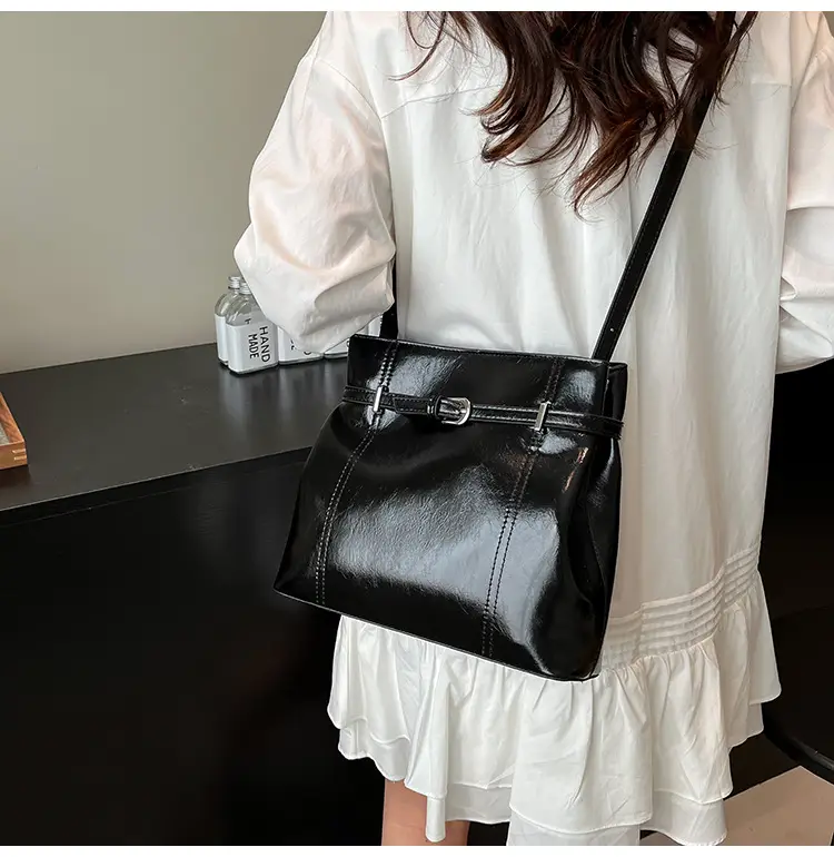 Silver Leather Commuter Bag for Women 2025 Spring Summer — feature 45