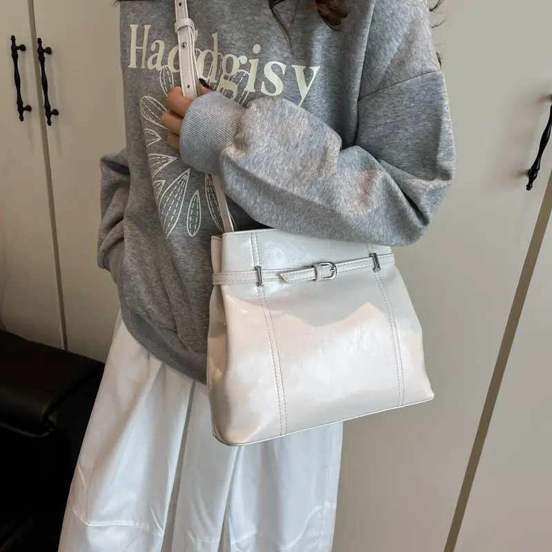Silver Leather Commuter Bag for Women 2025 Spring Summer - Image 3