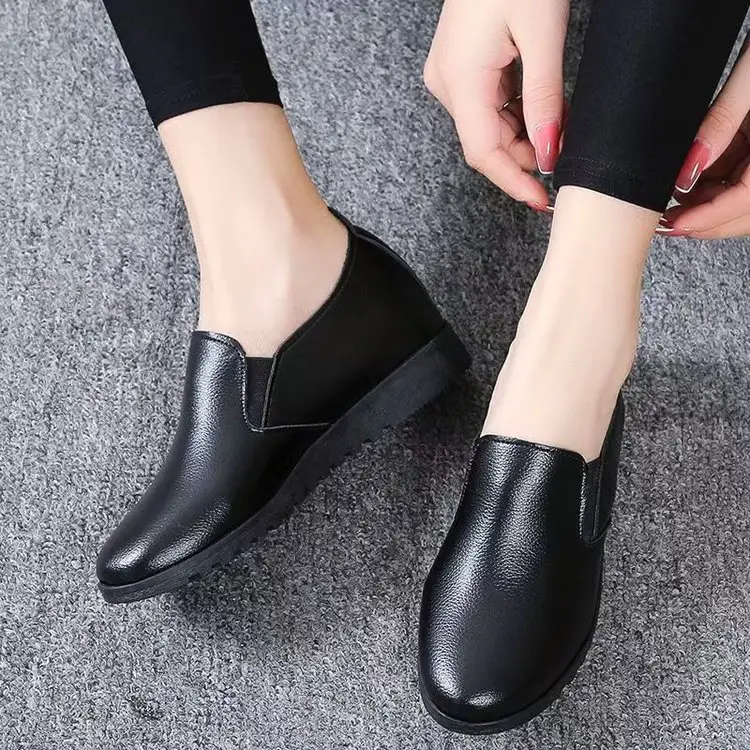 KFC Non-slip Work Shoes Women's Black Flat Shoes for Mom Kitchen Work Shoes Waterproof Soft Leather Women's Single-layer Shoes — feature 11
