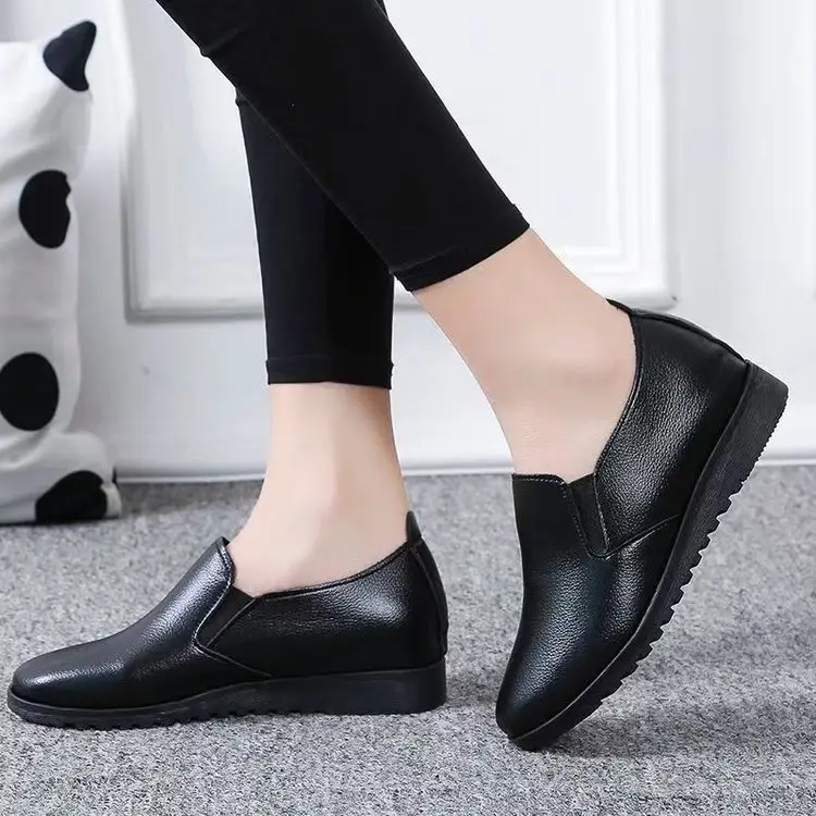 KFC Non-slip Work Shoes Women's Black Flat Shoes for Mom Kitchen Work Shoes Waterproof Soft Leather Women's Single-layer Shoes — feature 4