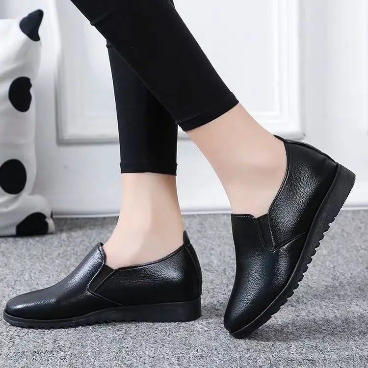 KFC Non-slip Work Shoes Women's Black Flat Shoes for Mom Kitchen Work Shoes Waterproof Soft Leather Women's Single-layer Shoes — feature 8