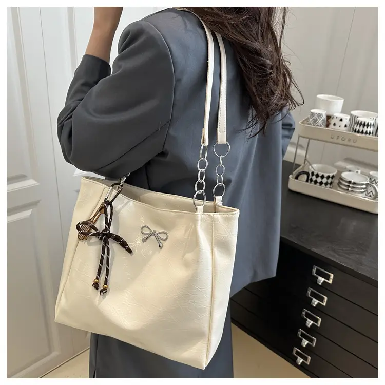 Brown Leather Chain Tote Bag for Women 2025 — feature 18