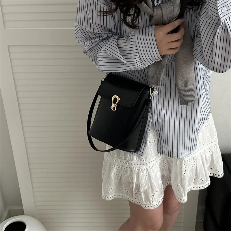 Pink Textured Shoulder Crossbody Bag for Women - Image 8