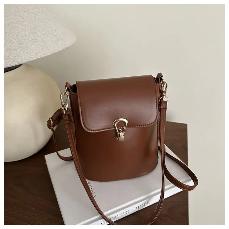 Pink Textured Shoulder Crossbody Bag for Women - Image 5