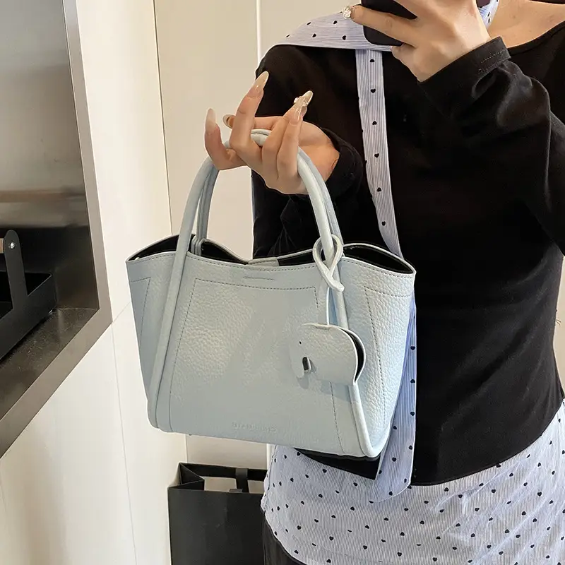 Vintage Fashion Large Capacity Tote Bag Women's 2025 Spring New Fashionable Casual Shoulder Bag Solid Color Simple Crossbody Bag