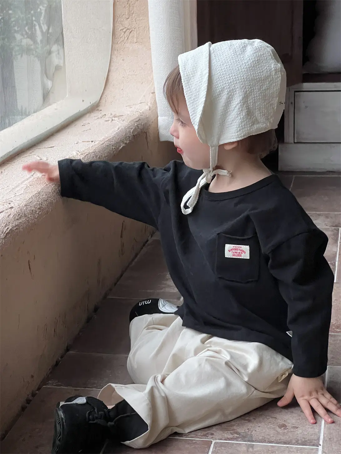 Kids Korean Style Autum T-Shirt Pants Set Black Beige - Image 5