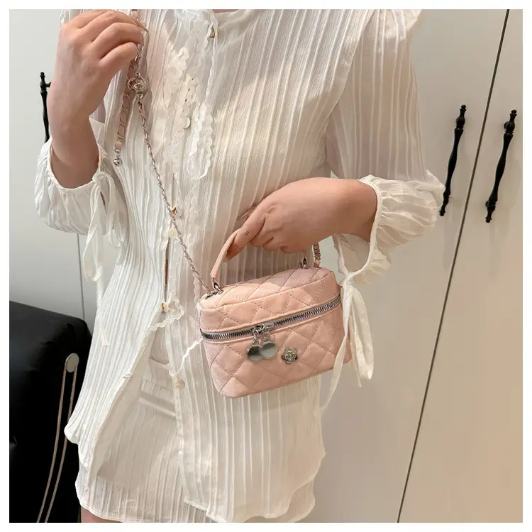 White Korean Style Bucket Bag Women 2025 — feature 15