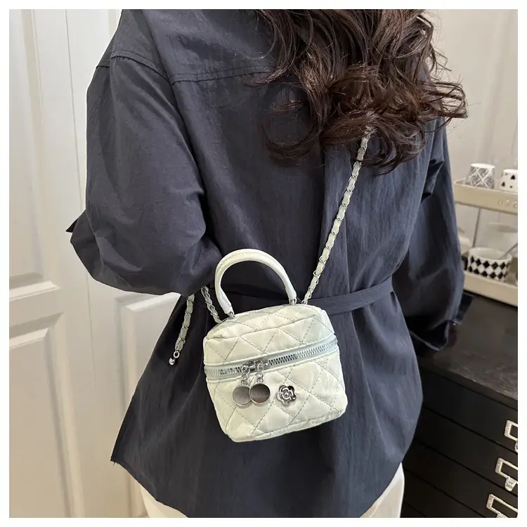 White Korean Style Bucket Bag Women 2025 — feature 19