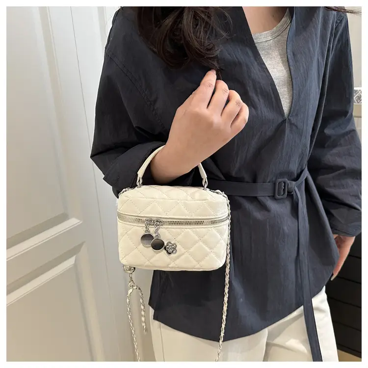 White Korean Style Bucket Bag Women 2025 — feature 21