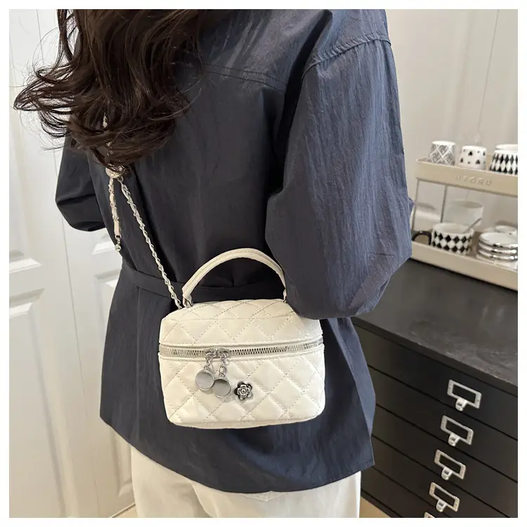White Korean Style Bucket Bag Women 2025 — feature 22