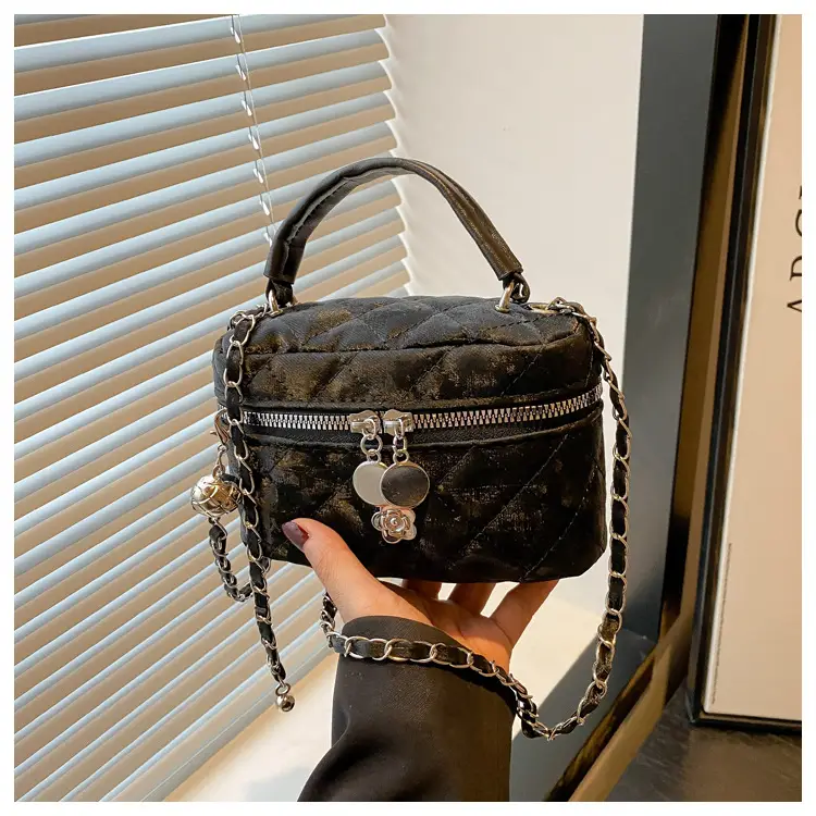 Black Diamond Plaid Chain Mini Shoulder Bag Women — feature 10