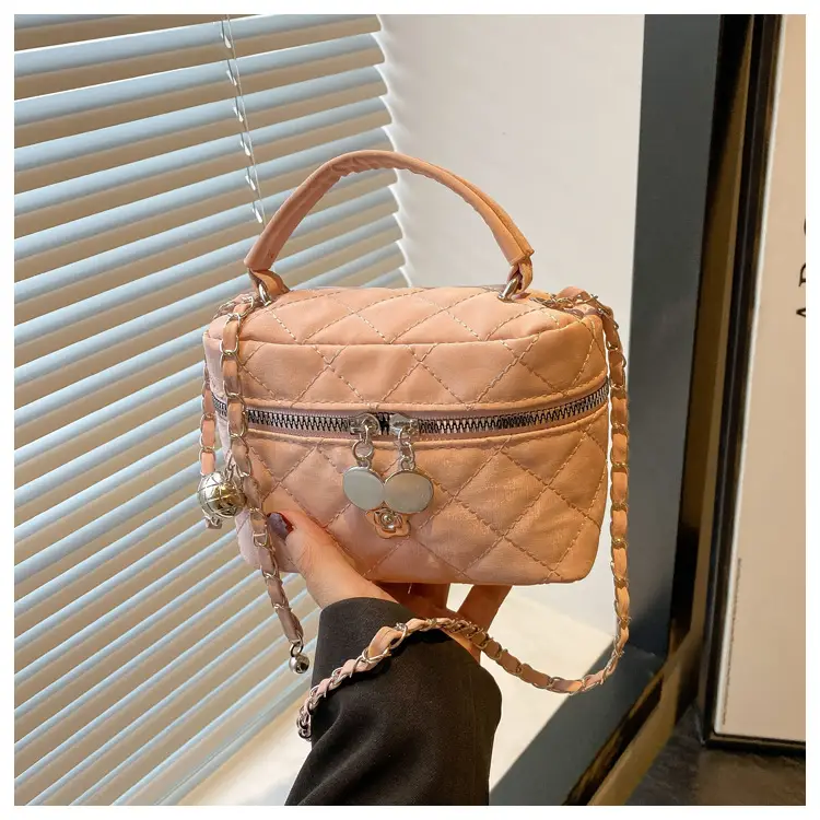 Black Diamond Plaid Chain Mini Shoulder Bag Women — feature 12