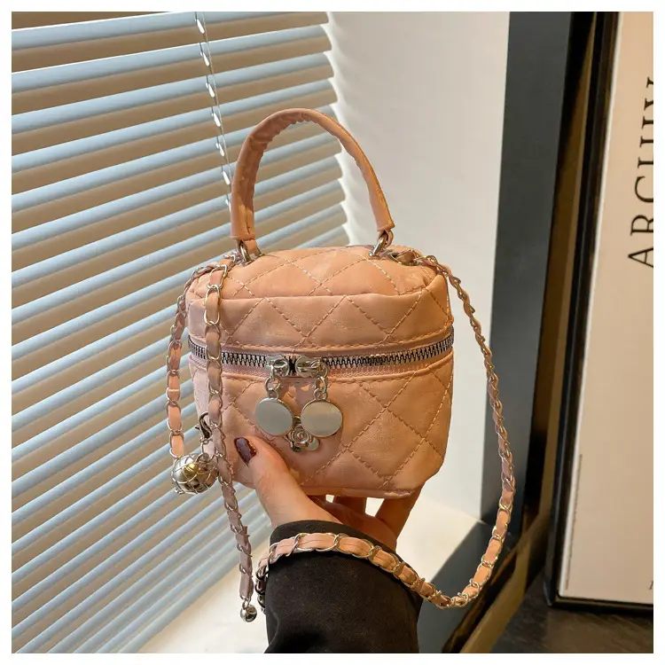Black Diamond Plaid Chain Mini Shoulder Bag Women — feature 13