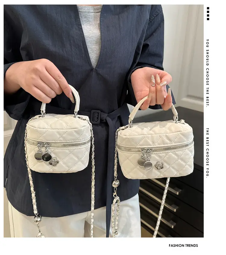 Black Diamond Plaid Chain Mini Shoulder Bag Women — feature 2