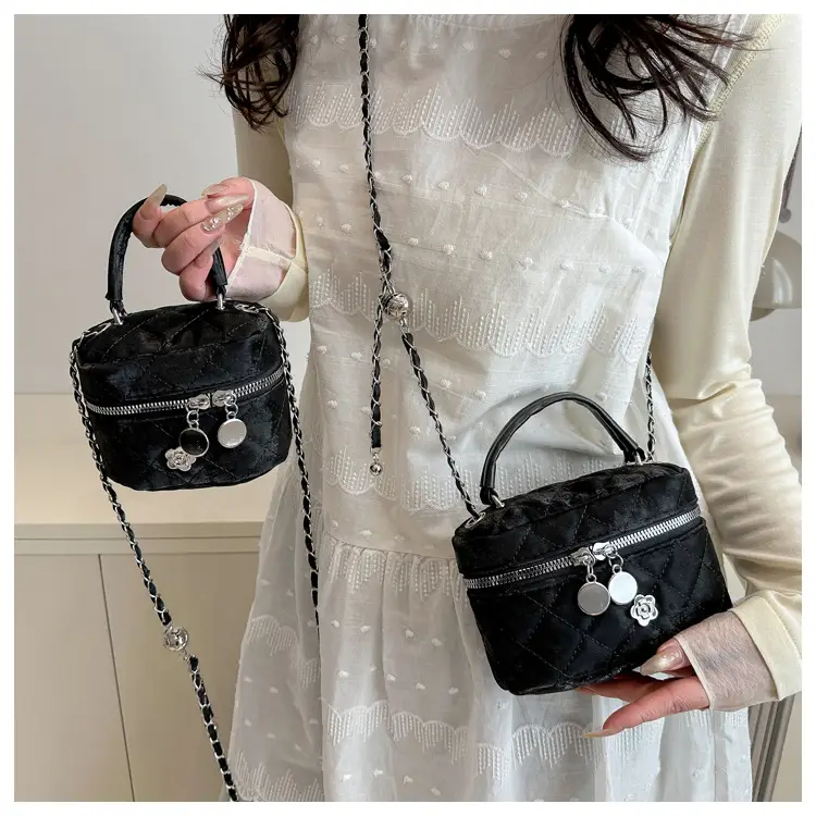 Black Diamond Plaid Chain Mini Shoulder Bag Women — feature 22