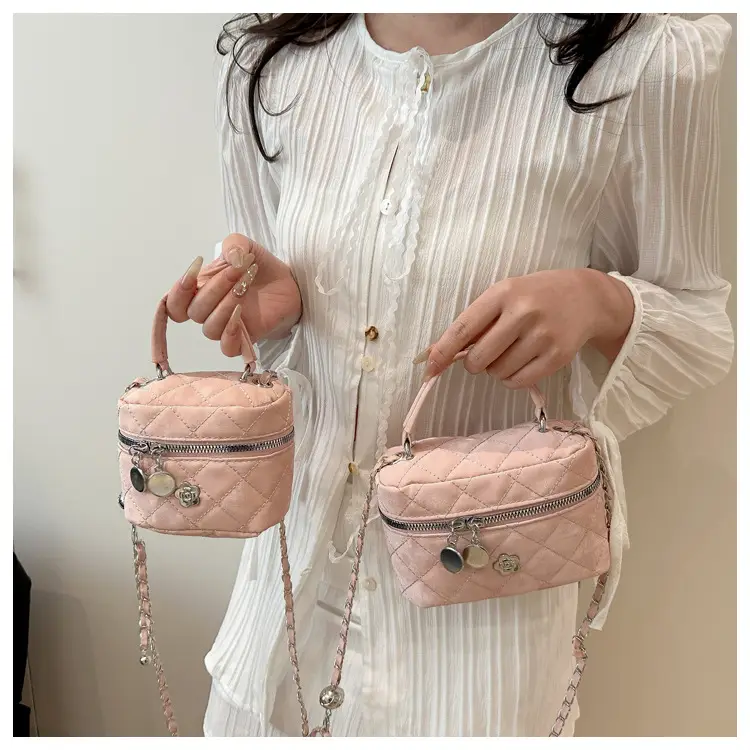 Black Diamond Plaid Chain Mini Shoulder Bag Women — feature 24