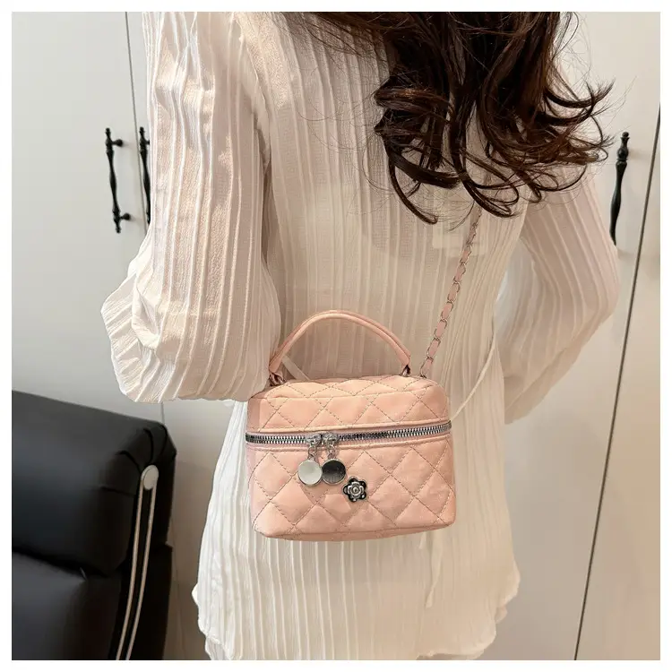 Black Diamond Plaid Chain Mini Shoulder Bag Women — feature 26