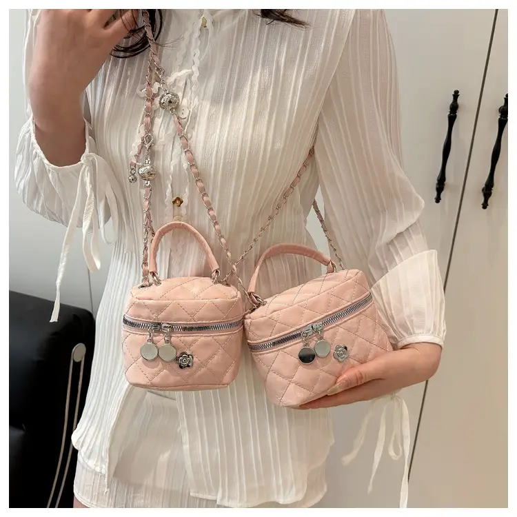Black Diamond Plaid Chain Mini Shoulder Bag Women — feature 29