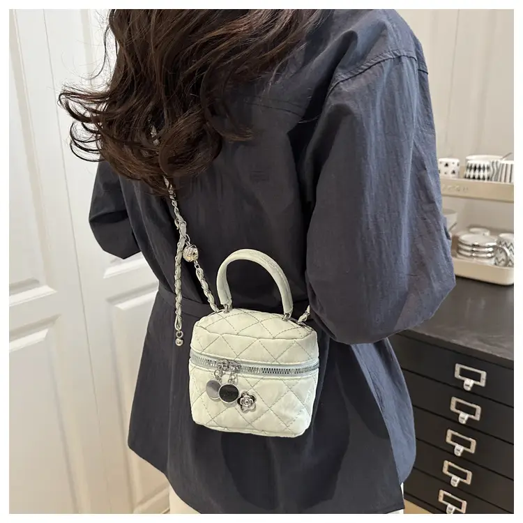 Black Diamond Plaid Chain Mini Shoulder Bag Women — feature 32