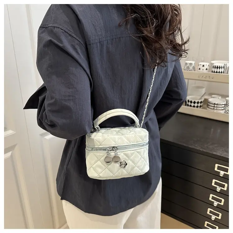 Black Diamond Plaid Chain Mini Shoulder Bag Women — feature 34